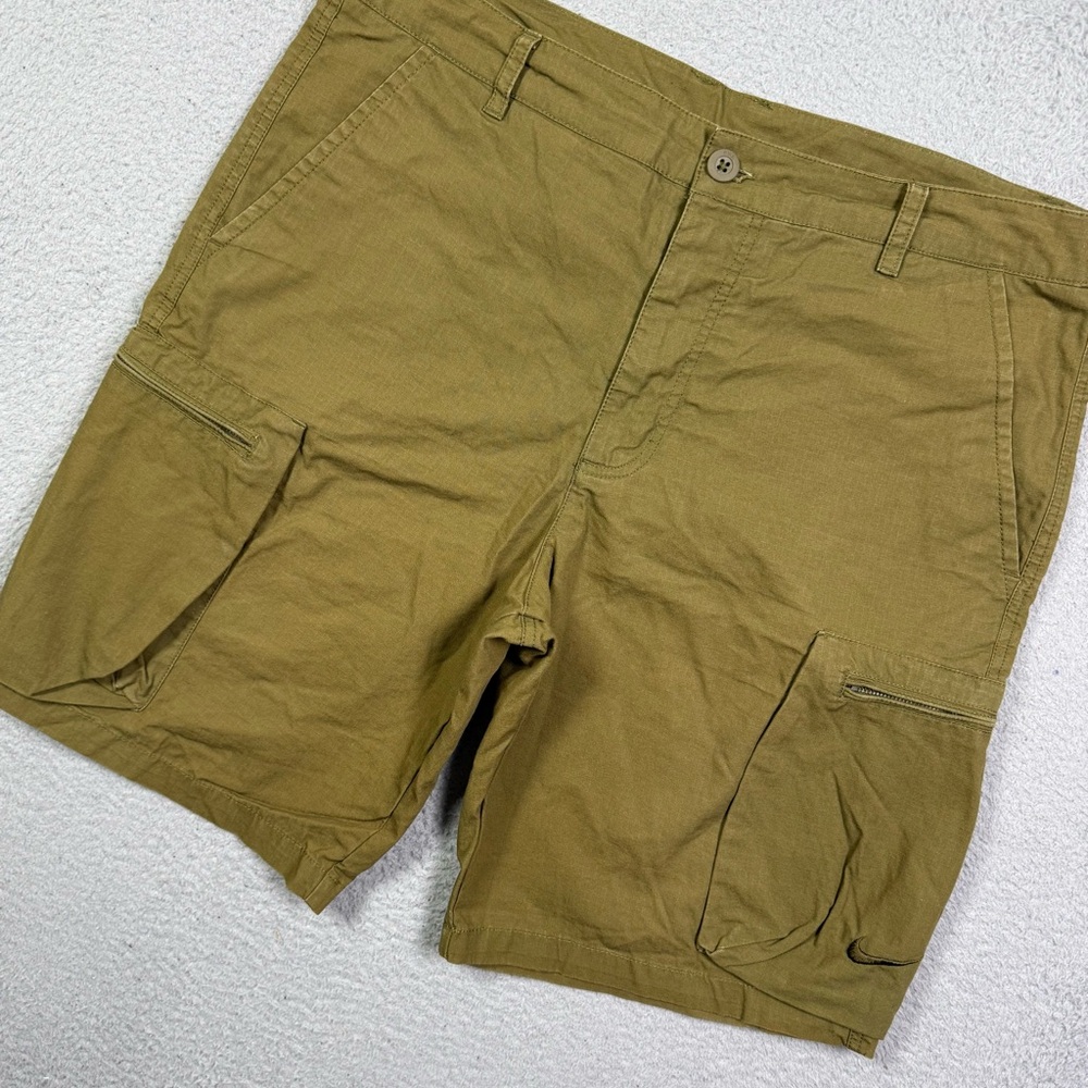 Nike green cargo‎ shorts